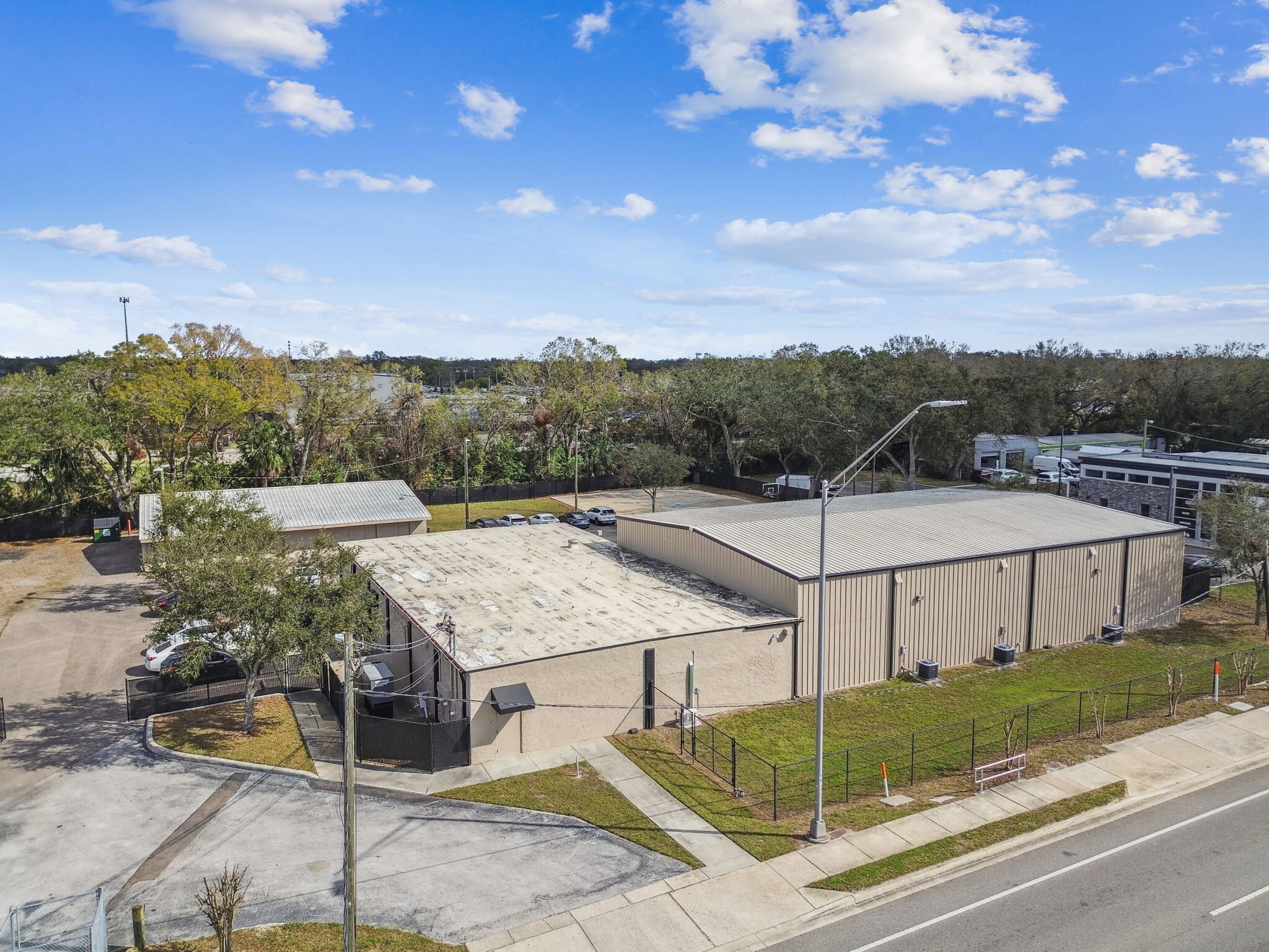 14915 N Nebraska Ave, Tampa, FL à vendre Photo de l’immeuble– Image 1 sur 49