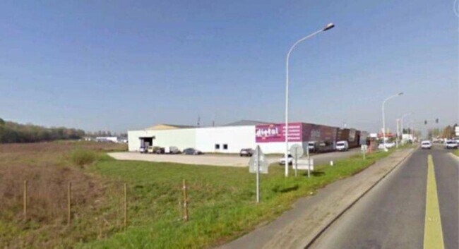 Plus de détails pour Local d'activités à louer