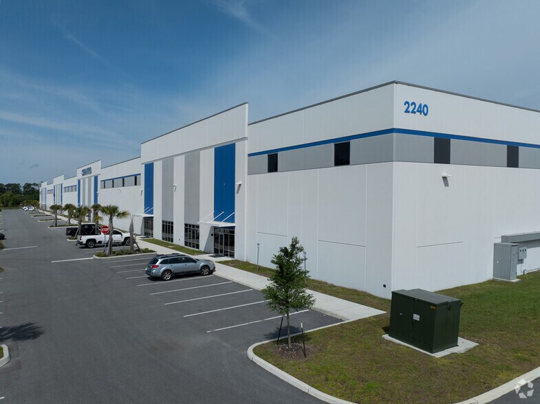 2280 Lane Ave N, Jacksonville, FL à louer - Photo de l’immeuble – Image 1 sur 71