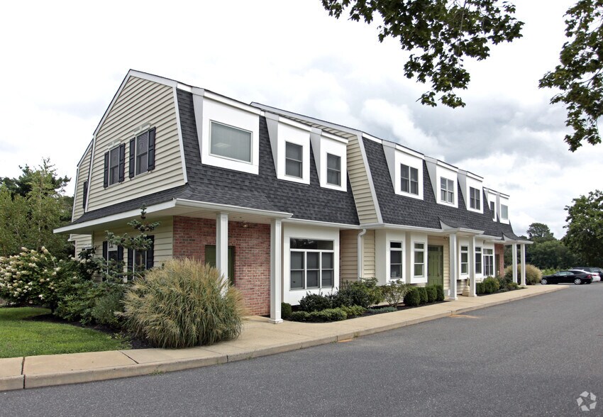 521 Newman Springs Rd, Lincroft, NJ à louer - Photo de l’immeuble – Image 3 sur 5