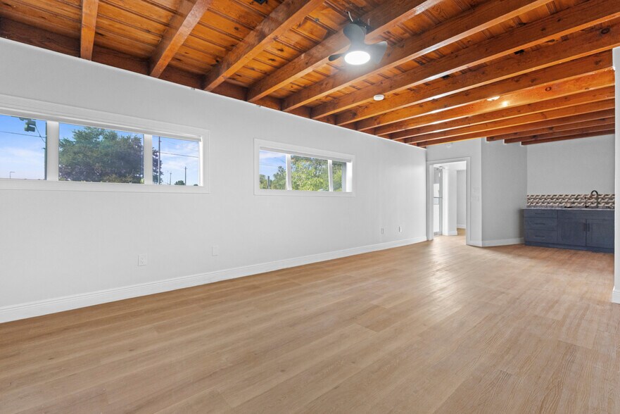 407 SE Ocean Blvd, Stuart, FL à louer - Photo de l’immeuble – Image 2 sur 16