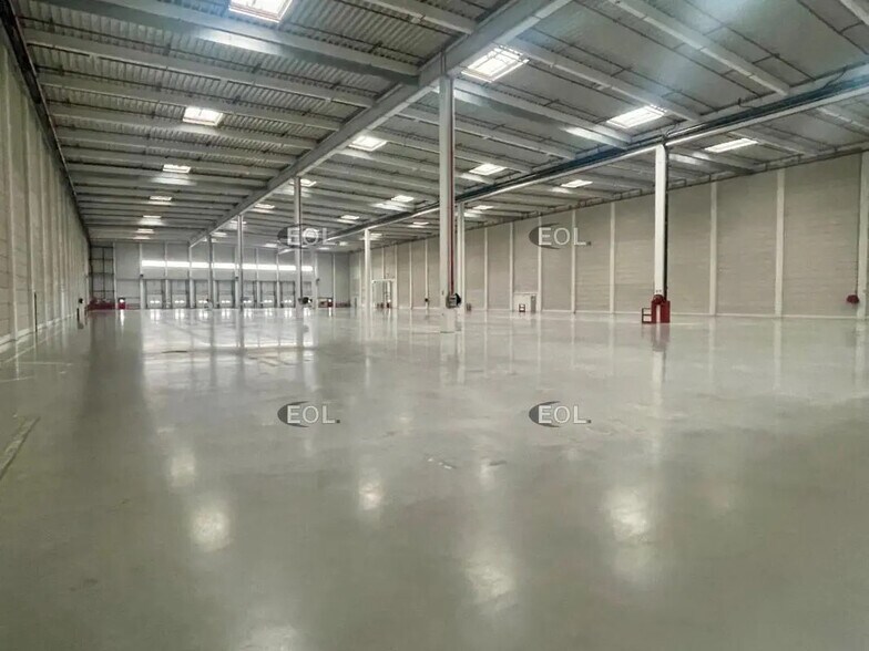 Industriel/Logistique dans Marolles-sur-Seine à louer - Photo de l’immeuble – Image 2 sur 4