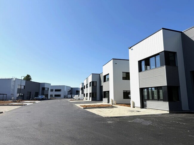 Plus de détails pour Chemin De La Lône, OULLINS-PIERRE-BÉNITE - Local d'activités à louer