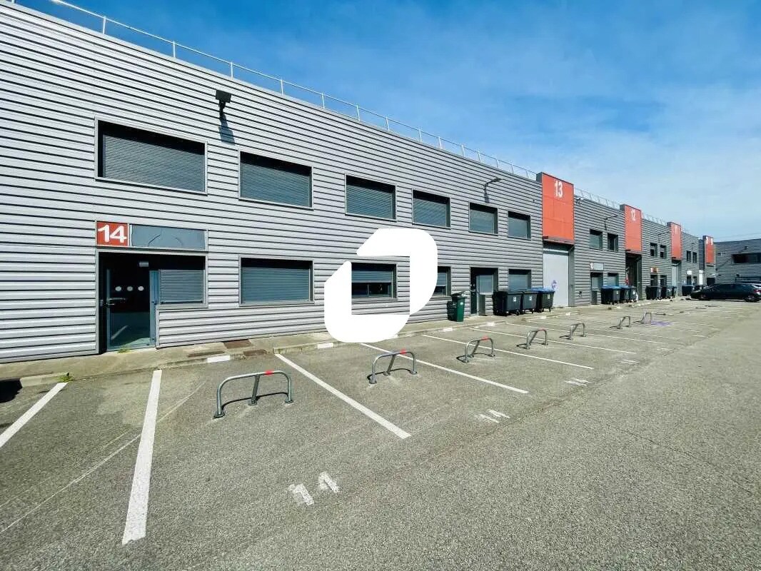 Local d’activités dans Villeurbanne à louer Photo de l’immeuble– Image 1 sur 34