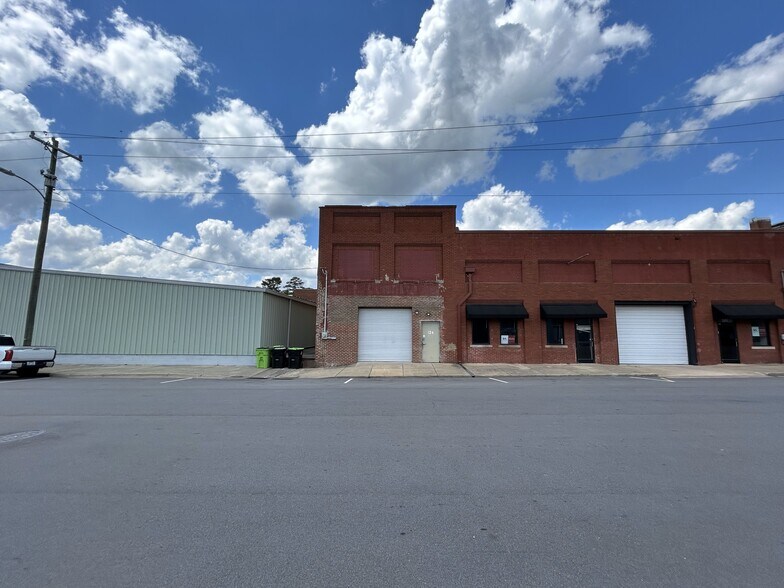 124 W Vance St, Zebulon, NC à vendre - Photo de l’immeuble – Image 2 sur 6