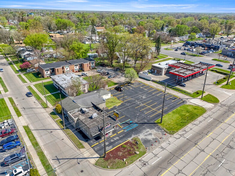 35676 Van Born Rd, Wayne, MI à vendre - Photo de l’immeuble – Image 2 sur 43