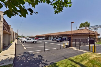 455 W La Cadena Dr, Riverside, CA à louer Photo intérieure– Image 2 sur 6