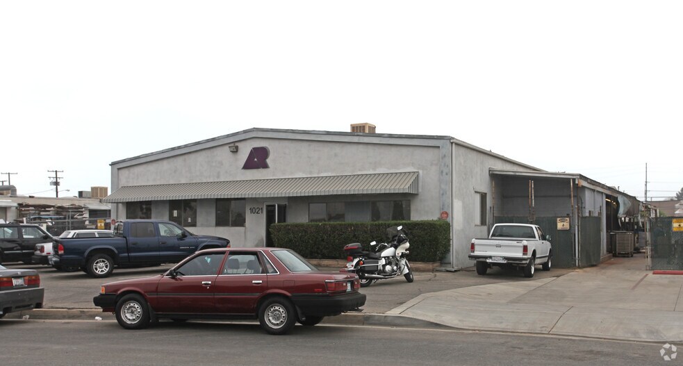 1021 W Kirkwall Rd, Azusa, CA à vendre - Photo de l’immeuble – Image 2 sur 3