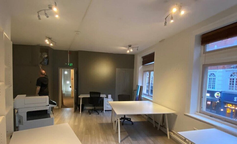 5 Irving St, Londres à louer - Photo de l’immeuble – Image 2 sur 5