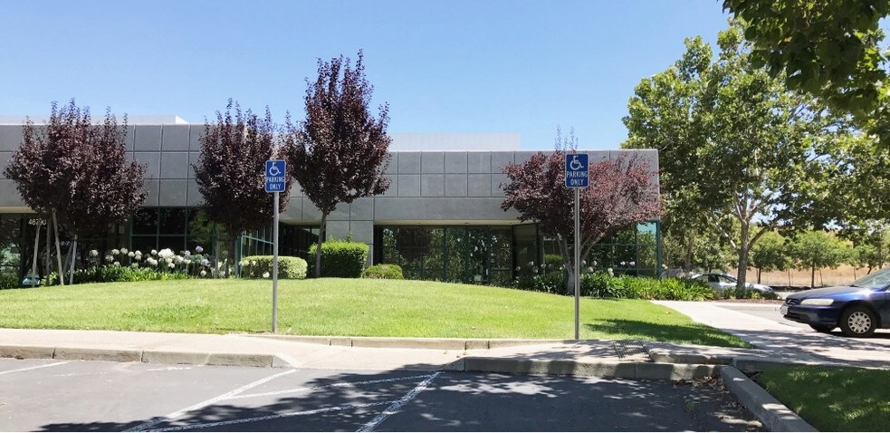 46700-46740 Lakeview Blvd, Fremont, CA à louer - Photo de l’immeuble – Image 2 sur 5