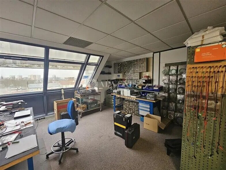 Bureau dans Pantin à louer - Photo de l’immeuble – Image 3 sur 10