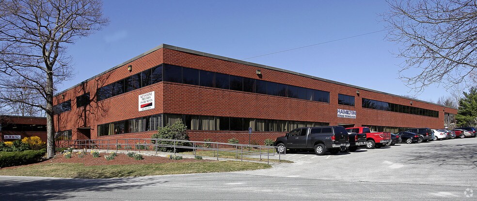 455 Fortune Blvd, Milford, MA à louer - Photo de l’immeuble – Image 2 sur 5