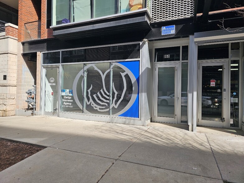 853 N Larrabee St, Chicago, IL à louer - Photo de l’immeuble – Image 2 sur 27