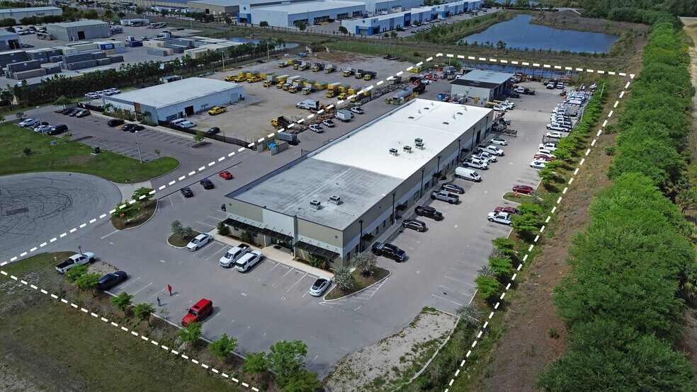 16100 Lee Road portefeuille de 2 biens à vendre sur LoopNet.fr - Photo de l’immeuble – Image 3 sur 9