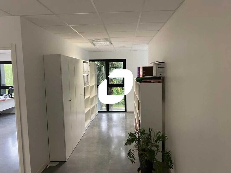 Bureau dans Yvrac à louer - Photo de l’immeuble – Image 3 sur 9