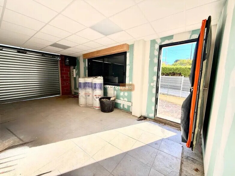 Bureaux/Local commercial dans Saint-Raphaël à louer - Photo intérieure – Image 2 sur 6