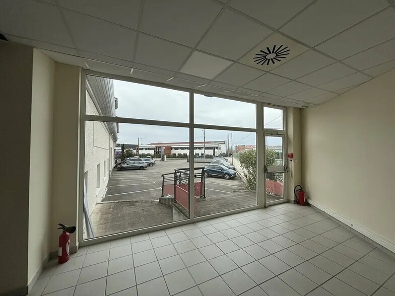 31 Rue Wilson, Décines-Charpieu à louer - Photo de l’immeuble – Image 1 sur 8