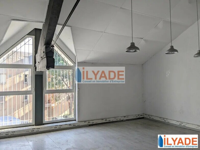 22 Avenue De Saint Barnabe, Marseille à louer - Photo de l’immeuble – Image 3 sur 9