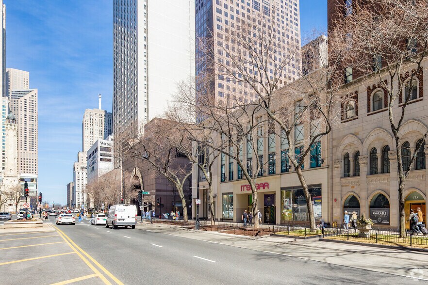 717 N Michigan Ave, Chicago, IL à louer - Photo de l’immeuble – Image 3 sur 4