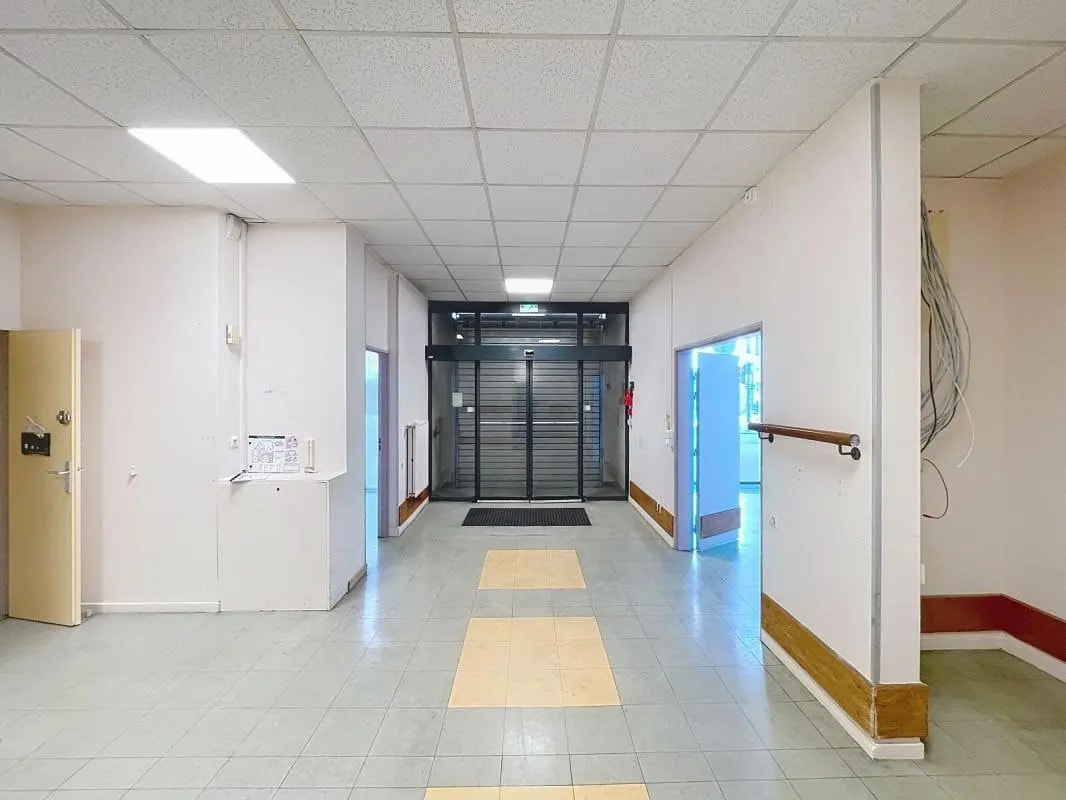 156 Rue Moncey, Lyon à louer Photo de l’immeuble– Image 1 sur 10