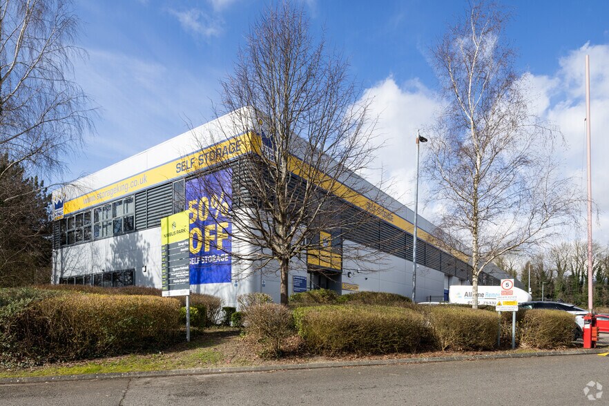 Porz Av, Dunstable à louer - Photo de l’immeuble – Image 2 sur 2