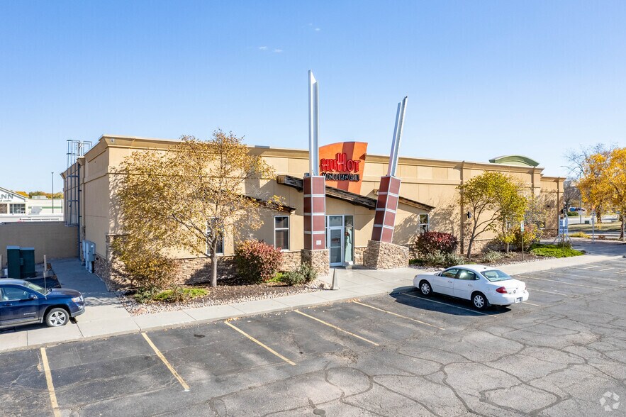 201 N 66th St, Lincoln, NE à vendre - Photo principale – Image 1 sur 27