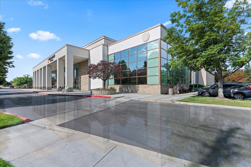 801 E Parkcenter Blvd, Boise, ID à vendre - Photo de l’immeuble – Image 2 sur 38
