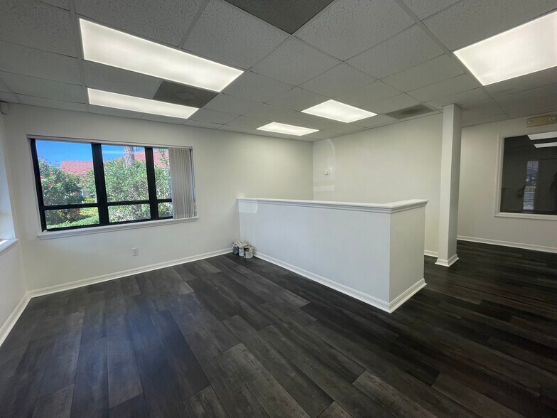 12520 World Plaza Ln, Fort Myers, FL à louer - Photo de l’immeuble – Image 3 sur 23