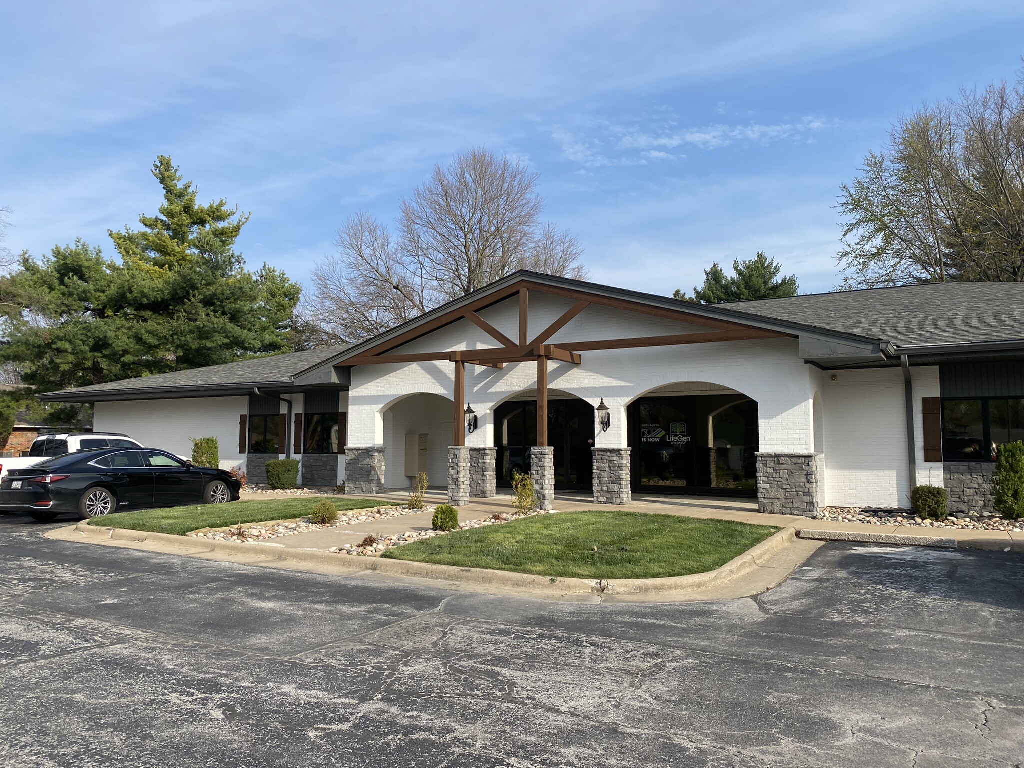 1983 E Seminole St, Springfield, MO à vendre Photo de l’immeuble– Image 1 sur 13