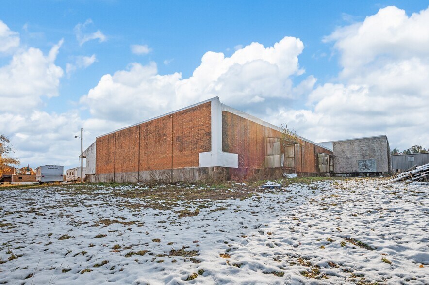 500 Washington St, Coloma, MI à louer - Photo de l’immeuble – Image 3 sur 46