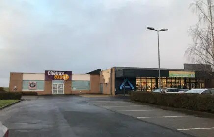Local commercial dans Wavrin à louer - Photo de l’immeuble – Image 1 sur 8
