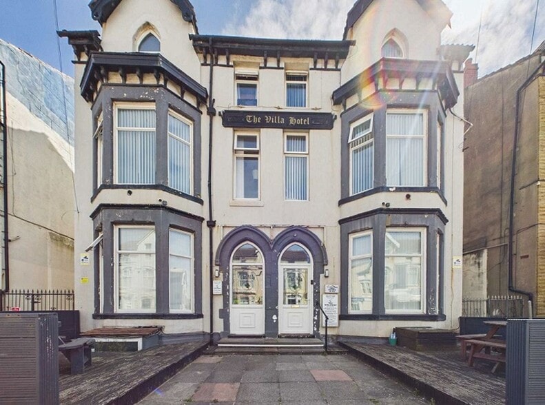 9-11 Withnell Rd, Blackpool à vendre - Photo principale – Image 1 sur 16