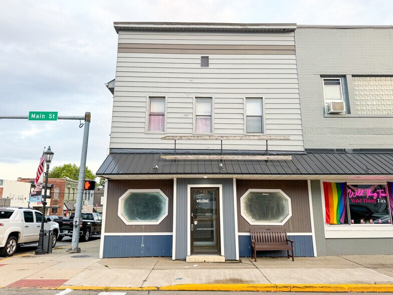101 W Main St, Syracuse, IN à louer - Photo de l’immeuble – Image 2 sur 39