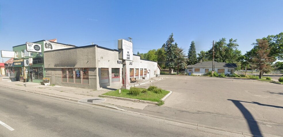 318 16 Av NW, Calgary, AB à vendre - Photo de l’immeuble – Image 1 sur 1