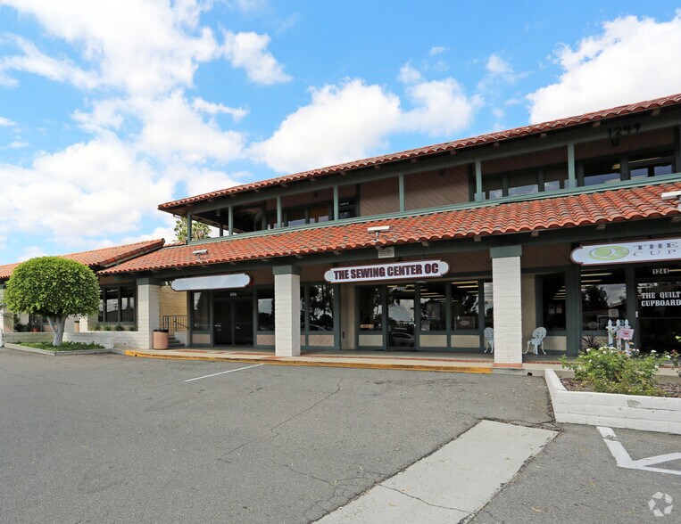 1267-1281 E Imperial Hwy, Placentia, CA à louer - Photo de l’immeuble – Image 3 sur 5