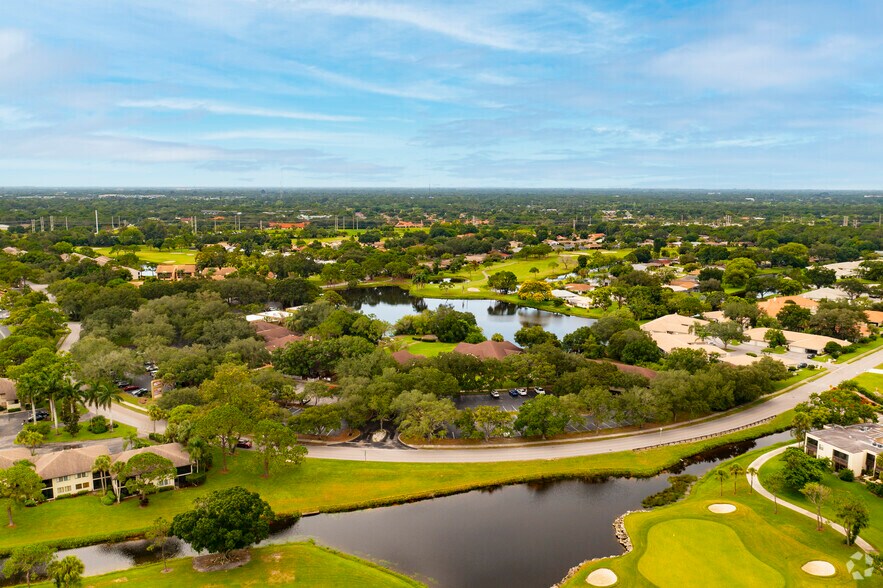 5045-5049 Ringwood Mdws, Sarasota, FL à louer - Aérien – Image 3 sur 9