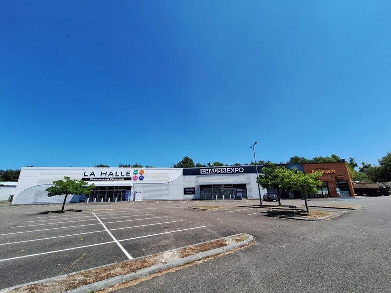Local commercial dans AIRE-SUR-L'ADOUR à louer - Photo de l’immeuble – Image 1 sur 4
