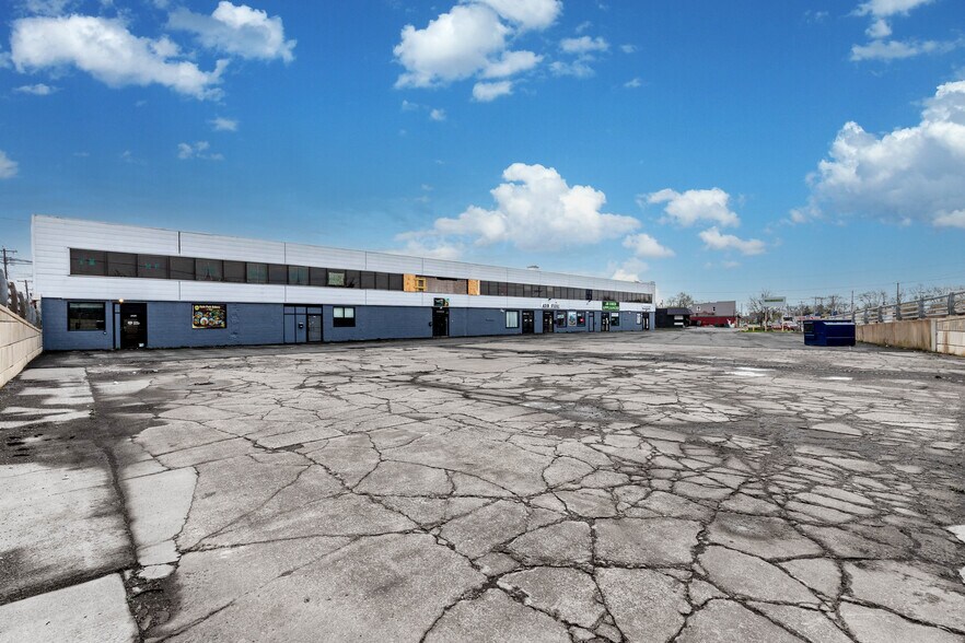 2425 Hyde Park Blvd, Niagara Falls, NY à vendre - Photo de l’immeuble – Image 2 sur 49