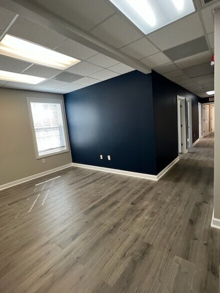 18809 W Catawba Ave, Cornelius, NC à louer - Hall d’entrée – Image 2 sur 13