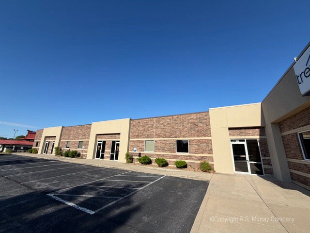 1701 S Enterprise Ave, Springfield, MO à louer - Photo de l’immeuble – Image 2 sur 7