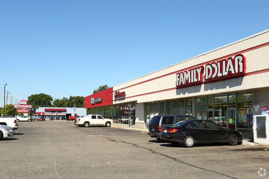 23236-23300 Van Born Rd, Dearborn Heights, MI à louer - Photo de l’immeuble – Image 3 sur 5