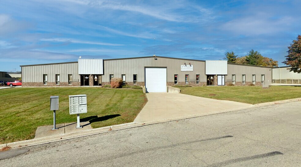 1249-1253 Cobblestone Way, Woodstock, IL à vendre - Photo de l’immeuble – Image 2 sur 3