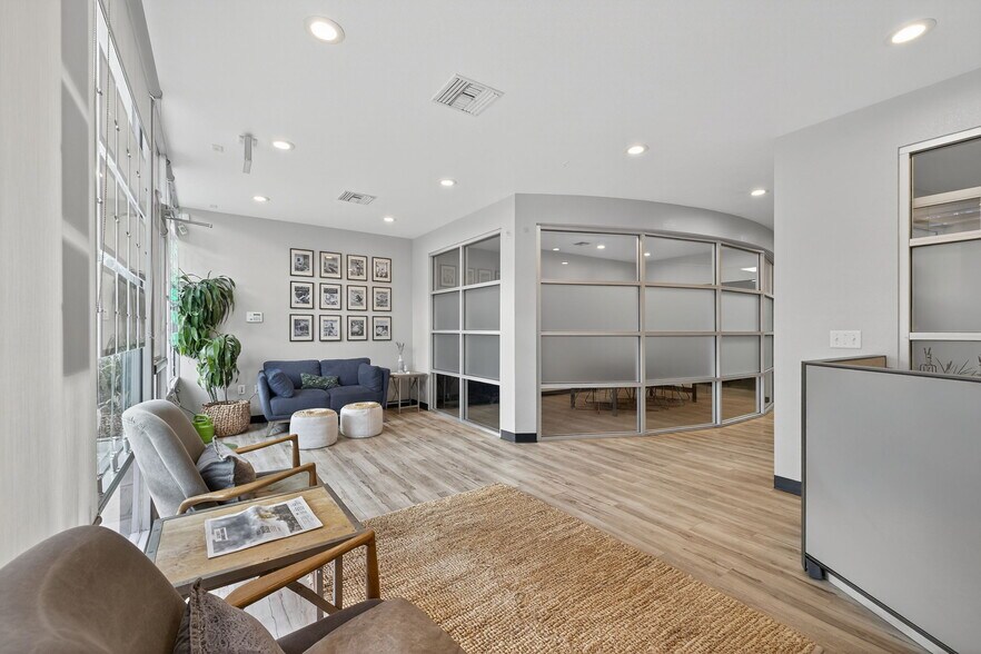 1817-1819 K St, Sacramento, CA à louer - Photo de l’immeuble – Image 1 sur 13