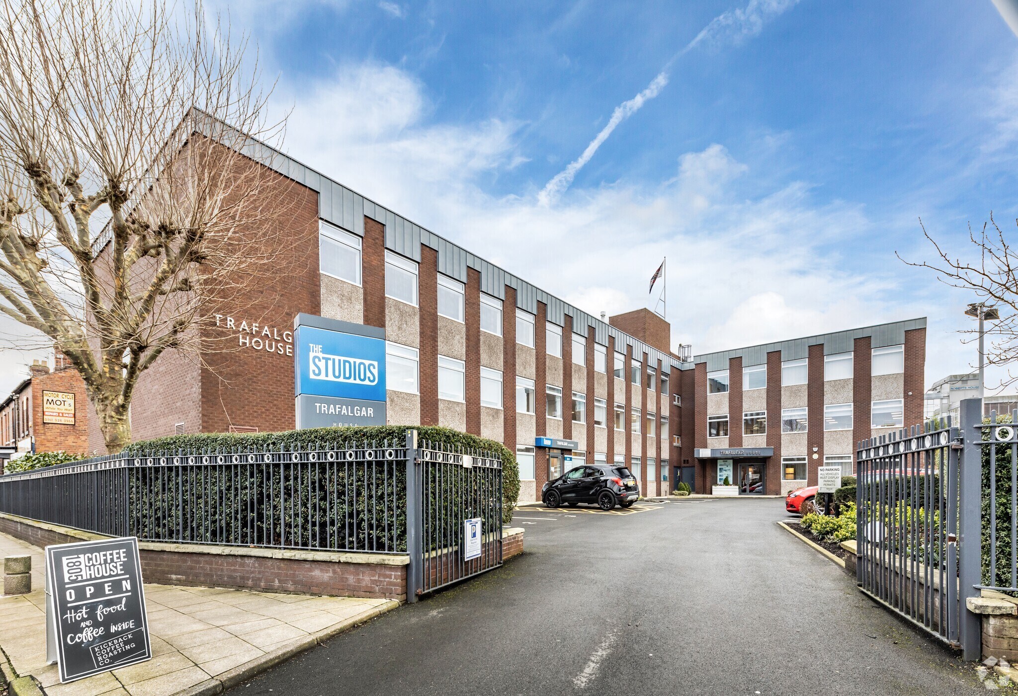 110 Manchester Rd, Altrincham à louer Photo principale– Image 1 sur 73