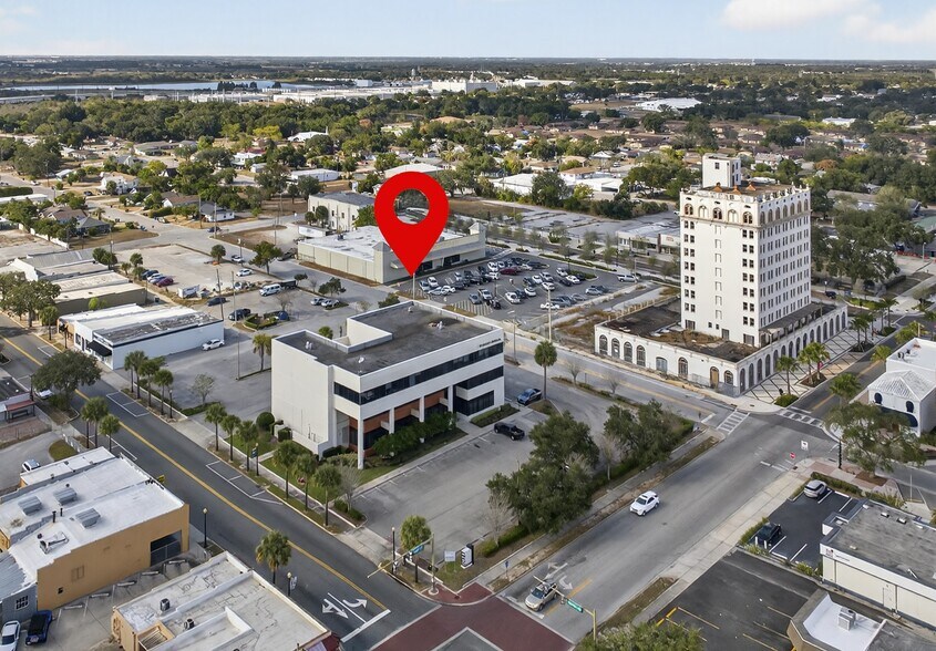 100 W Stuart Ave, Lake Wales, FL à louer - Photo de l’immeuble – Image 1 sur 18