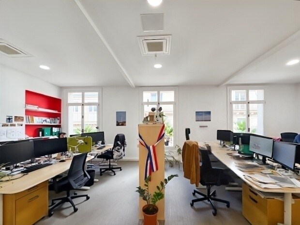 Bureau dans Paris à louer - Photo de l’immeuble – Image 1 sur 8