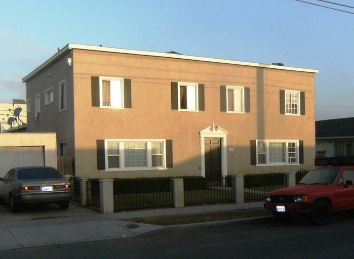 1323 Walnut Ave, Long Beach, CA à vendre - Photo principale – Image 2 sur 4