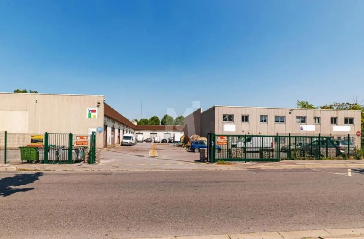 Bureau dans Grigny à louer Photo de l’immeuble– Image 1 sur 10