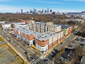 1315 East Blvd, Charlotte, NC à louer Photo intérieure– Image 1 sur 3