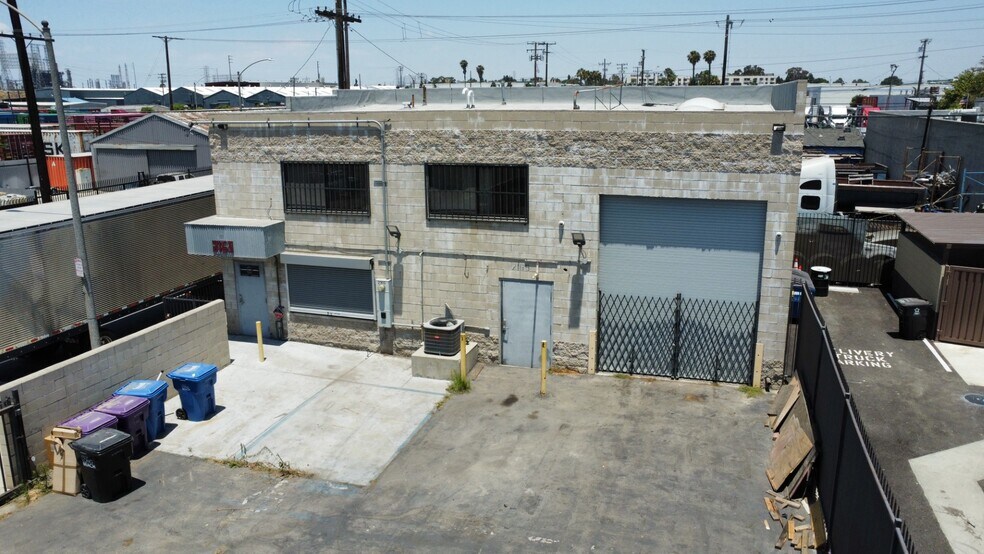 2165 Gaylord St, Long Beach, CA à louer - Photo de l’immeuble – Image 2 sur 2